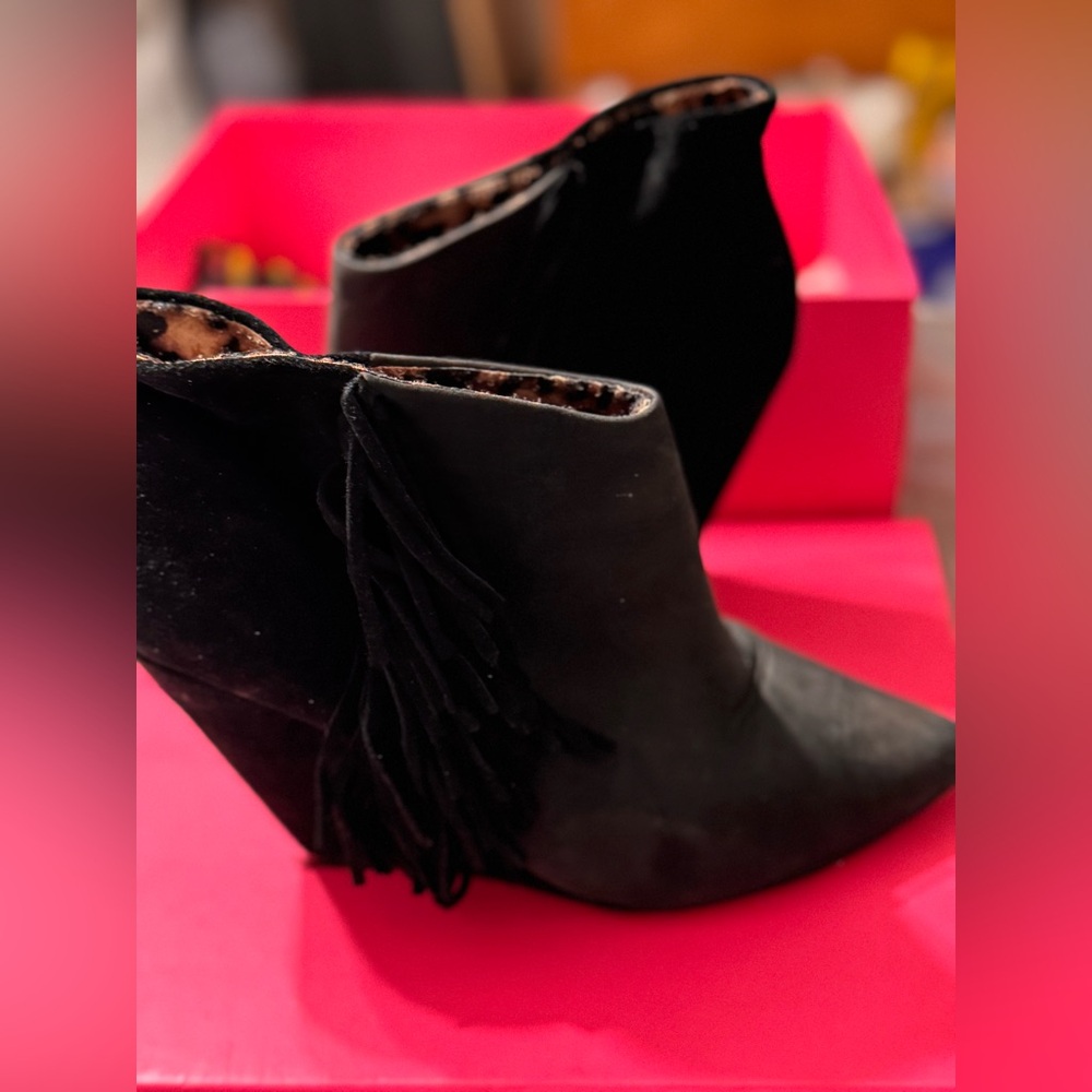 ✨ Betsey Johnson Fringe Wedge Booties | Size 9